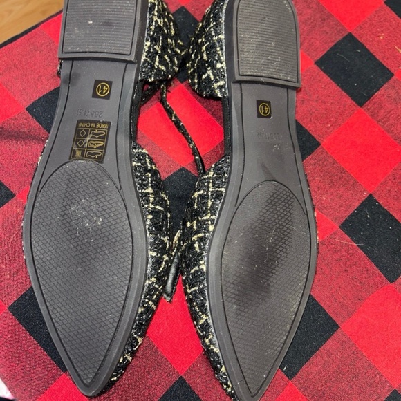 Target Black and Gold Women's Flats - Picture 6 of 10